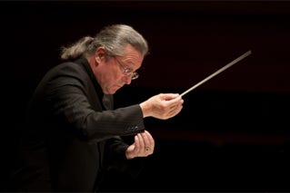 Konzert-Fotograf Ralf Brunner aus Hamburg zeigt seine Aufnahmen von den Donaueschinger Musiktagen, dem wichtigsten Festival für zeitgenössische Tonkunst weltweit. Im Bild der Dirigent Sylvain Cambreling