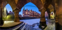 panorama unter dem fleetschlösschen in der hamburger speicherstadt