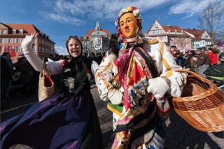 immaterielles weltkulturerbe schwäbisch-alemannische fasnacht: donaueschinger fasnachtsumzug